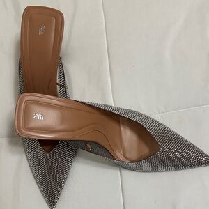 Zara Women's Elegant Brown and Gray kitten mules